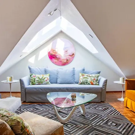 Penthouse Loft With Jacuzzi And Sauna *