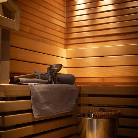 Penthouse Loft With Jacuzzi And Sauna アパート *