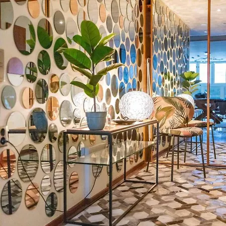 Penthouse Loft With Jacuzzi And Sauna アパート