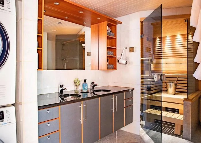 Penthouse Loft With Jacuzzi And Sauna דירה הלסינקי