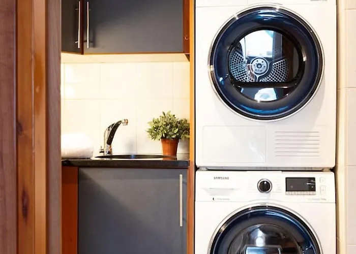 Penthouse Loft With Jacuzzi And Sauna דירה *